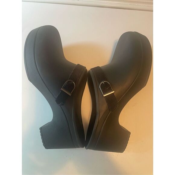 CROCs Clogs  - Picture 5 of 6